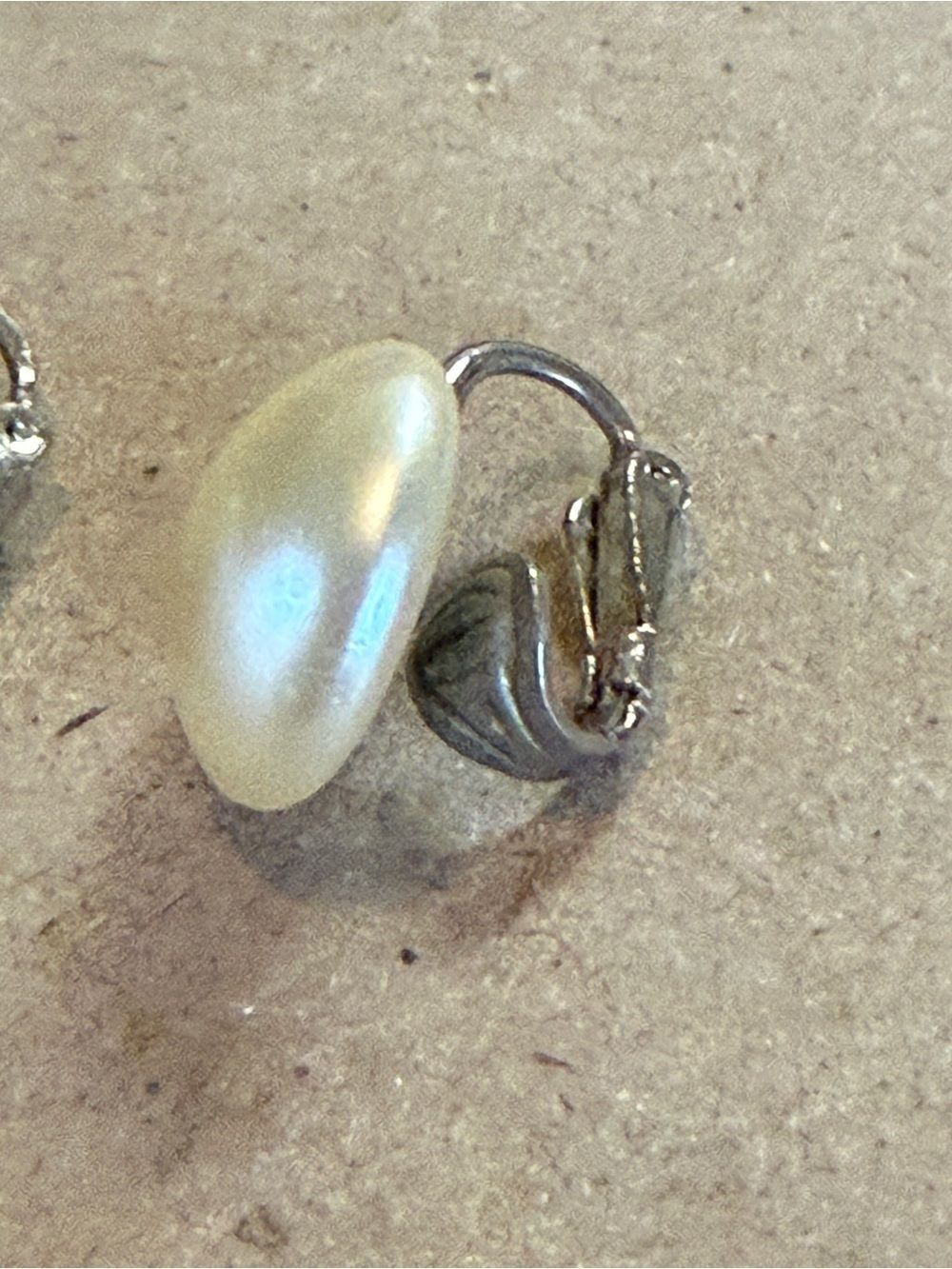 Vintage RICHELIEU Cream Pearl Faux Clip On Earrings Silver Tone Hardware - Picture 4 of 12